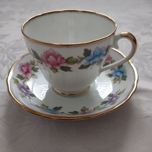 Mayfair Made in England Gold floral tea coffee Cup & Saucer